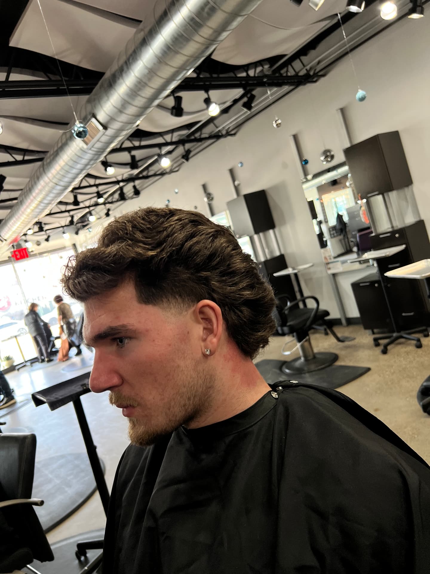 Men's textured taper cut with wavy top
